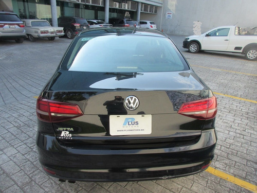 Imagen 4 de 11 de Volkswagen Jetta 2017 2.5 Trendline Tiptronic At