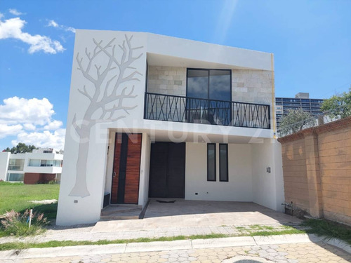 Casa En Venta - Parque Quintana Roo - Lomas De Angelopolis Iii