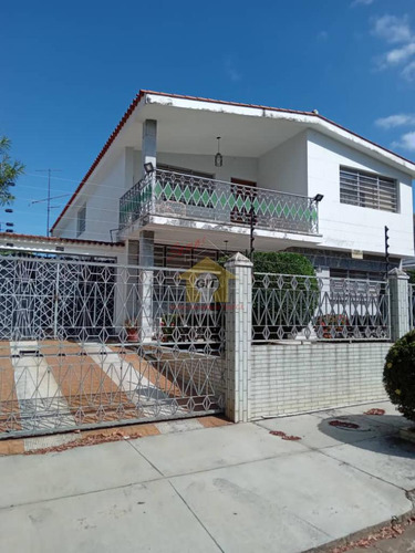 Casa En Venta Urbanización Trigal Valencia-carabobo Venezuel