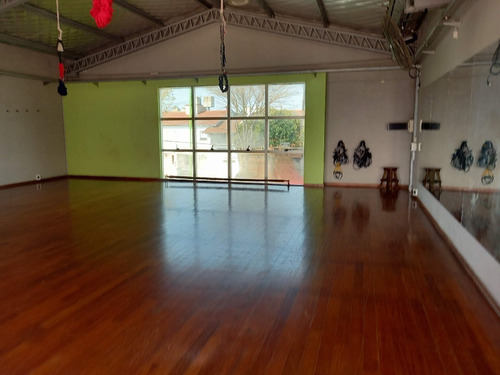 Imagen 2 de 13 de Importante Edificio En Block En Venta En Campana