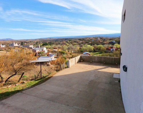 Casa En Venta 3 Dormitorios, 2 Baños, Vista. Estancia Vieja, Villa Carlos Paz.