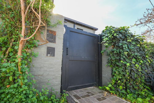 Imagen 2 de 18 de Casa De 5 Dormitorios En Venta Amplia Fisherton