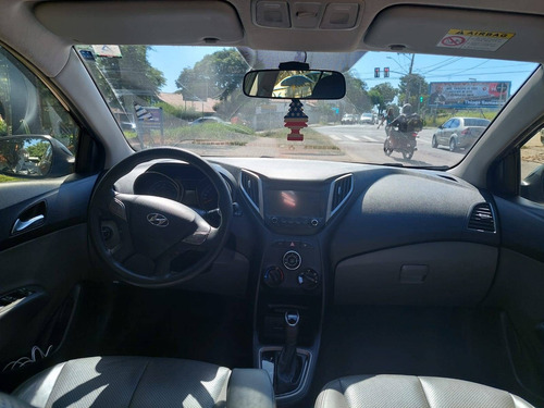 Imagem 6 de 11 de Hyundai Hb20s 1.6 Comfort Plus 16v Flex 4p Manual