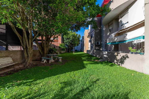 Departamento De 2 Dormitorios En Venta, La Plata
