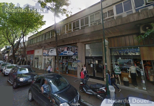 Imagen 8 de 9 de Oficina Ubicada En Pleno Centro De San Isidro!