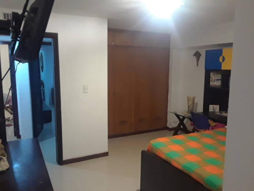 Apartamento En Residencias Vincenzo, Urbanizacion Costa Azul Ic-00158