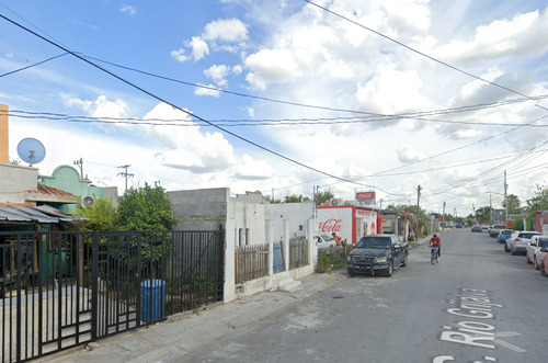 Sg- Casa De Recuperacion Bancaria En Rio Grajala, Fraccionamiento Orabel, Nuevo Laredo, Tamaulipas
