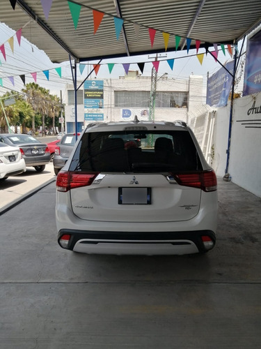 Imagen 3 de 18 de Mitsubishi Outlander Se, Automática, Tela, 4 Cil, 72,000 Km