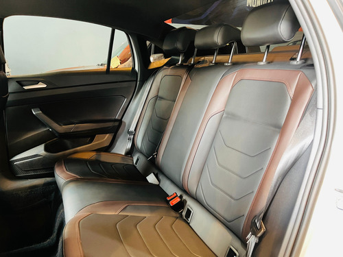 Volkswagen Outros Modelos Virtus 200 TSI Highline (Aut) (Flex)