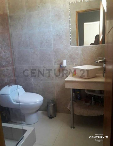 Alquiler Anual! Casa En Barrio Nayades - Pinamar
