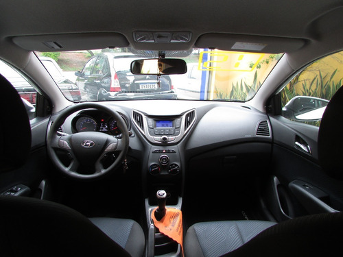 Imagem 3 de 11 de Hyundai Hb20 2015 1.6 Comfort Plus Flex 5p