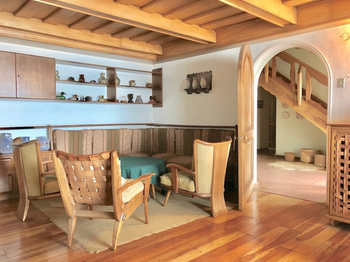 Oportunidad: Emblemática Casa Con Potencial Terreno