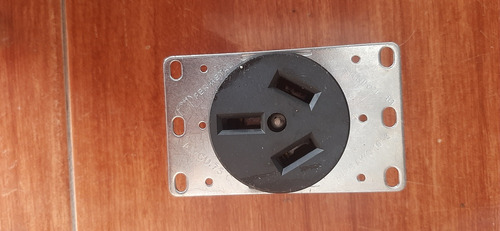 Toma Para Embutir 3x 50amp Fermetal 2.unidad