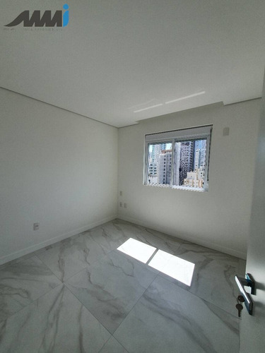 Imagem 3 de 15 de Golden Bay, Apartamento 3 Quartos No Centro, Balneário Camboriú - 2050