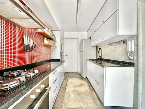 Casa En Venta De 3 Dorm. En Las Condes