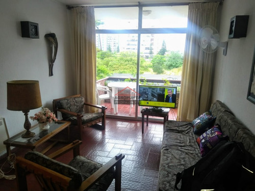 Buena Ubicación A Pasos De Playa Brava Y Mansa . - Ref: 5138