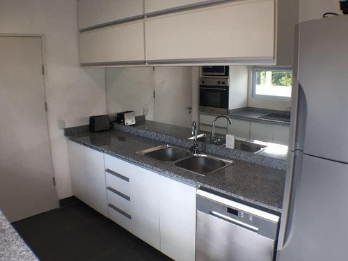 Casa En Venta De 4 Dormitorios En Montoya