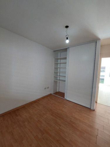 Departamento De 2 Amb C/ Patio Y Cochera- Castelar- Alquiler