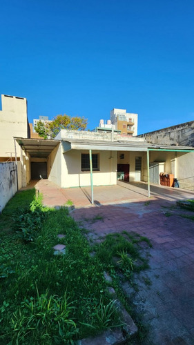Casa A La Venta En Calle Peron 320