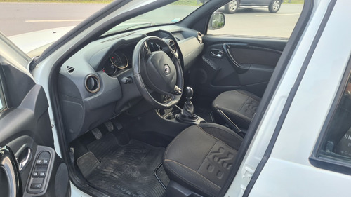 Imagen 9 de 23 de Renault Duster 2.0 4x2 Privilege