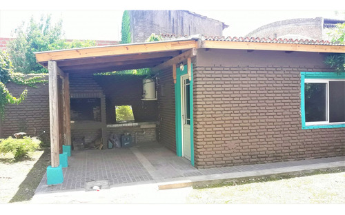 Ph Retasado!! En Castelar Sur, Son Dos Ufs Un Tres Ambientes Y Un Monoambiente
