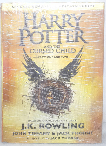 Livro Harry Potter And The Cursed Child - Parts One And Two