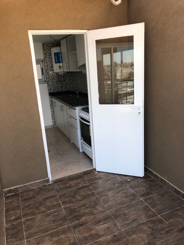 Departamento En Venta 2 Amb Con Cochera-saenz Peña