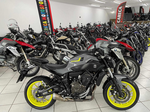 Yamaha R6