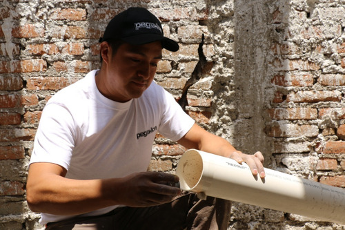 Imagen 4 de 4 de Pegamento De Pvc Conduit Caja Con 8 Botes De 145 Ml