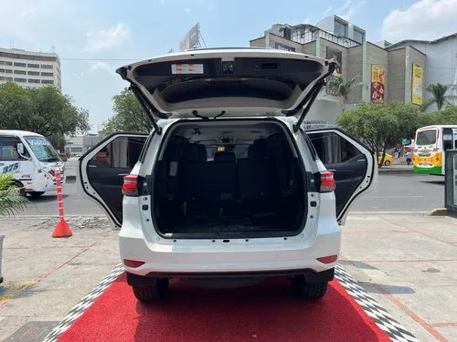 Toyota Fortuner Srv 2.4 4x2 At