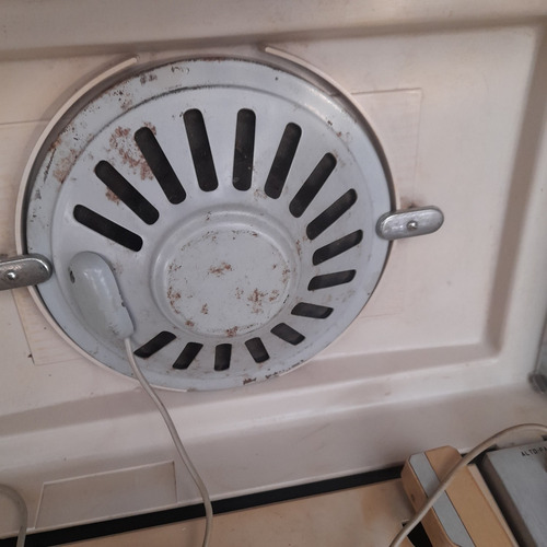 Imagem 5 de 9 de Vitrola Antiga Delta Sem Testar Pra Decoração Ou Peças.