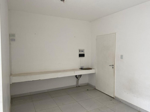 Venta Oficina En El Centro De Canning. Castex Al 400