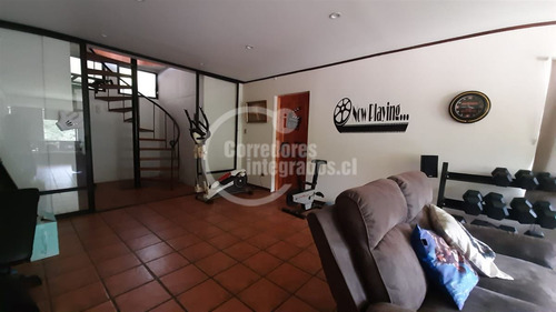 Casa En Venta De 7 Dorm. En Santo Domingo