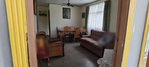 Imagen 6 de 13 de Se Vende Casa En Guapiles Centro