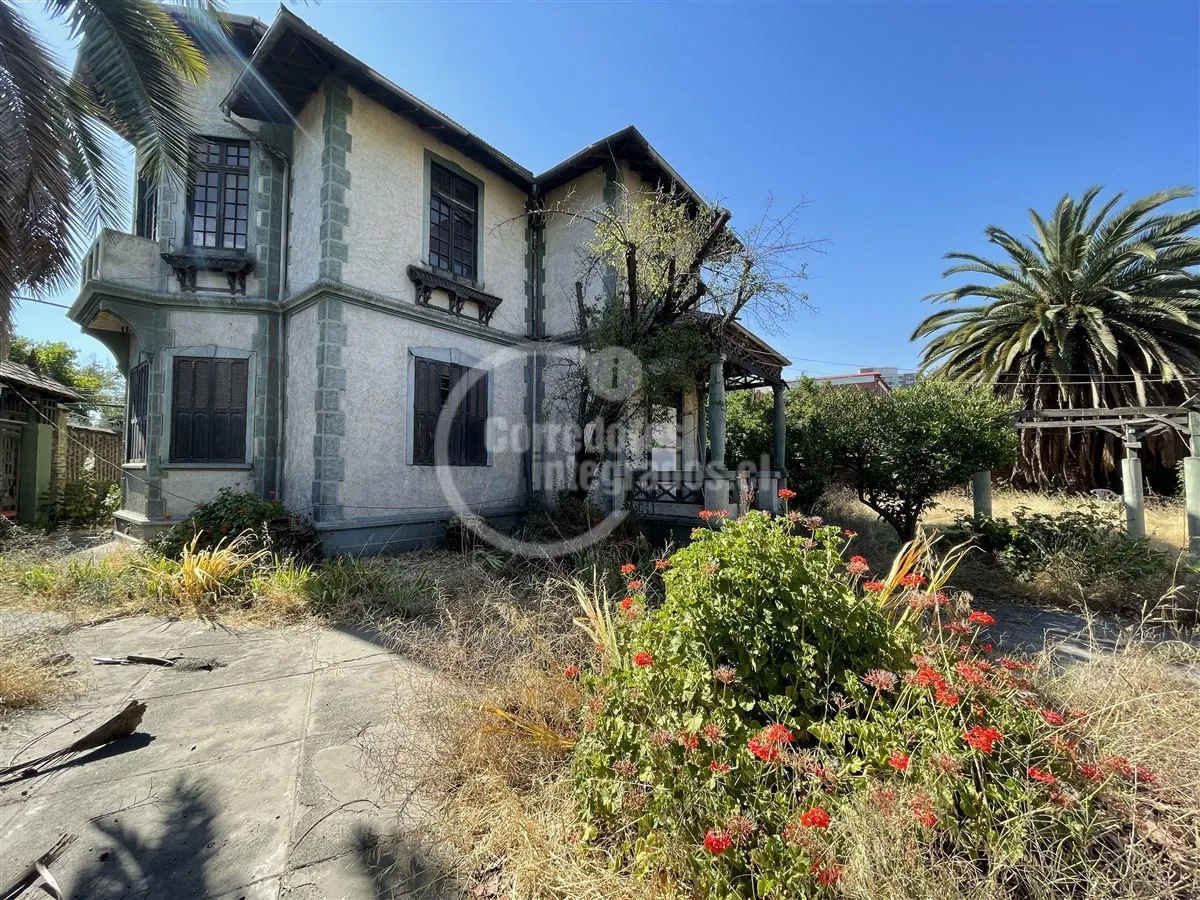 Imagen 2 de 16 de Casa En Venta De 8 Dorm. En Ñuñoa, Para Remodelar