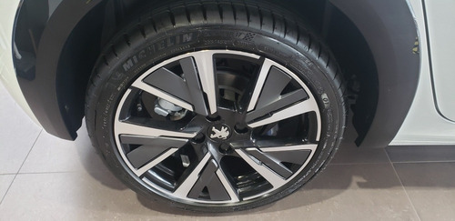 Imagen 11 de 15 de Peugeot Nuevo 208 Gt 5p 1.2 Puretech 130hp Aut 6vel 2022