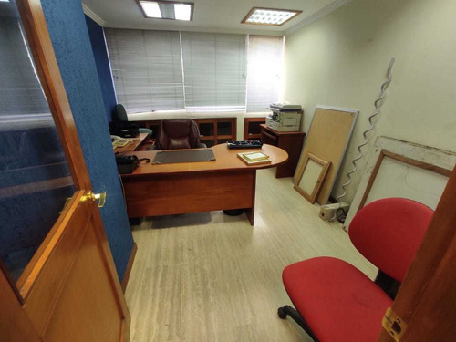Imagen 28 de 29 de Vendo/alquilo Oficina 542 M2 Sabana Grande 4955