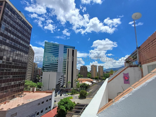Apartamento En Alquiler En Campo Alegre Caracas. Vr 24-28866