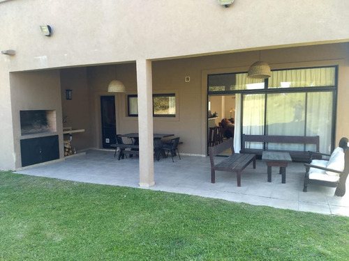 Imagen 10 de 19 de Casa A La Venta En Costa Esmeralda Área Residencial