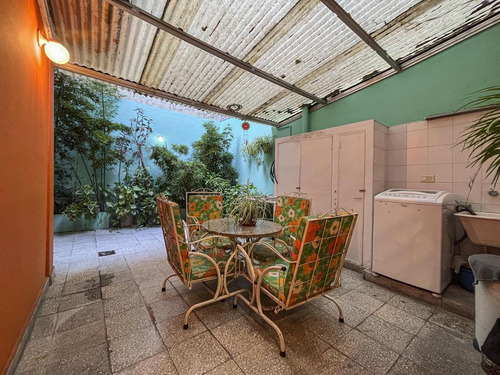 Imagen 10 de 27 de Casa De Pasillo Con 2 Dormitorios Y Patio En Barrio Lourdes