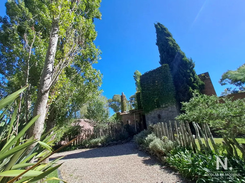 Casa A La Venta De 3 Dormitorios En Punta Del Este Con Un Magnífico Terreno De 1400 Mts2
