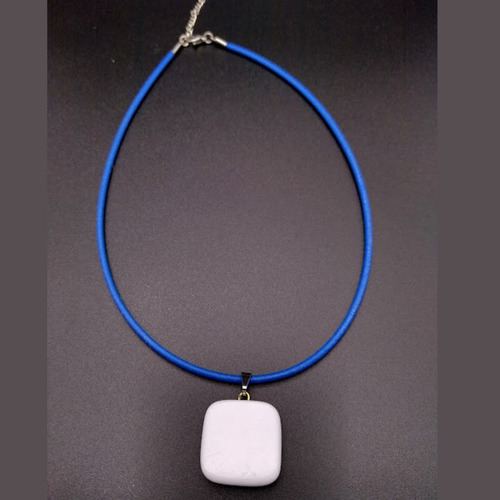 Collar Chico Corazón Acuarela Color Azul Claro