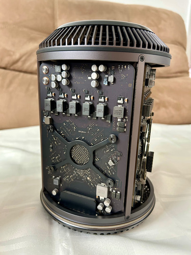 Mac Pro Xeon E5 12-core 2.7ghz - 64gb Ram - 2tb Ssd (Usado)