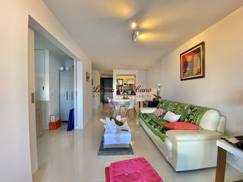 Imagen 3 de 14 de Venta De Apartamento De 2 Dormitorios En Edificio Icon Brava Punta Del Este
