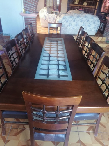 Comedor De Madera Para 12 Personas Con Arenero Al Centro