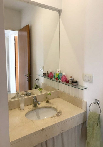 64 E/ 7 Y 8 - 2 Dorm Con Balcón-
