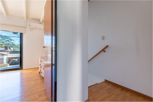 Dúplex 2 Dormitorios Con Pileta En Venta En Gonnet