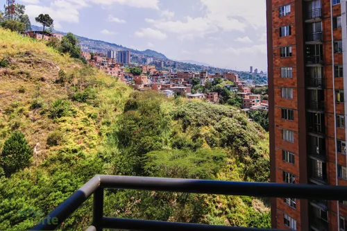 Apartamento En Venta En Senderos De La 80 Calasanz. Cod V13110