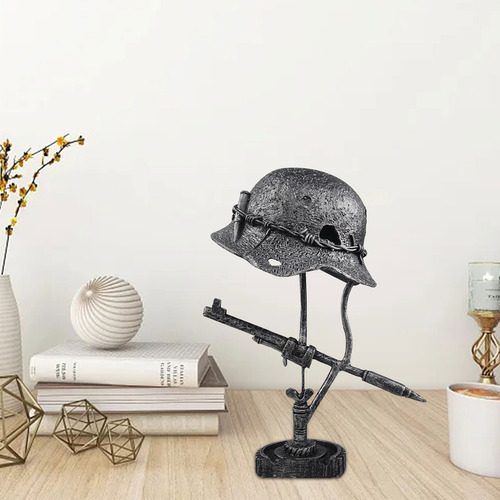Lámpara De Mesa L War Lamp Hecha Con Casco De Soldado A De L