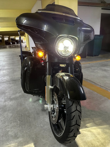 Harley Davidson Street Glide Cvo